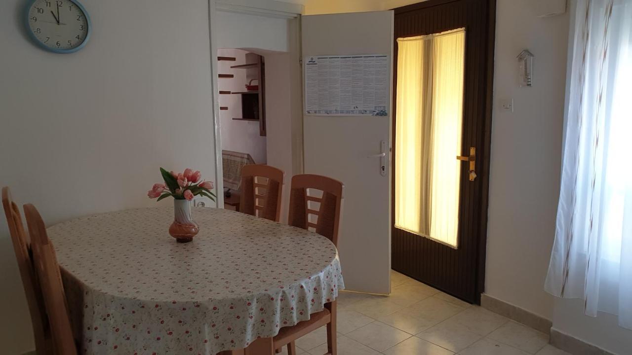 Apartman Dinka Punat Exterior photo