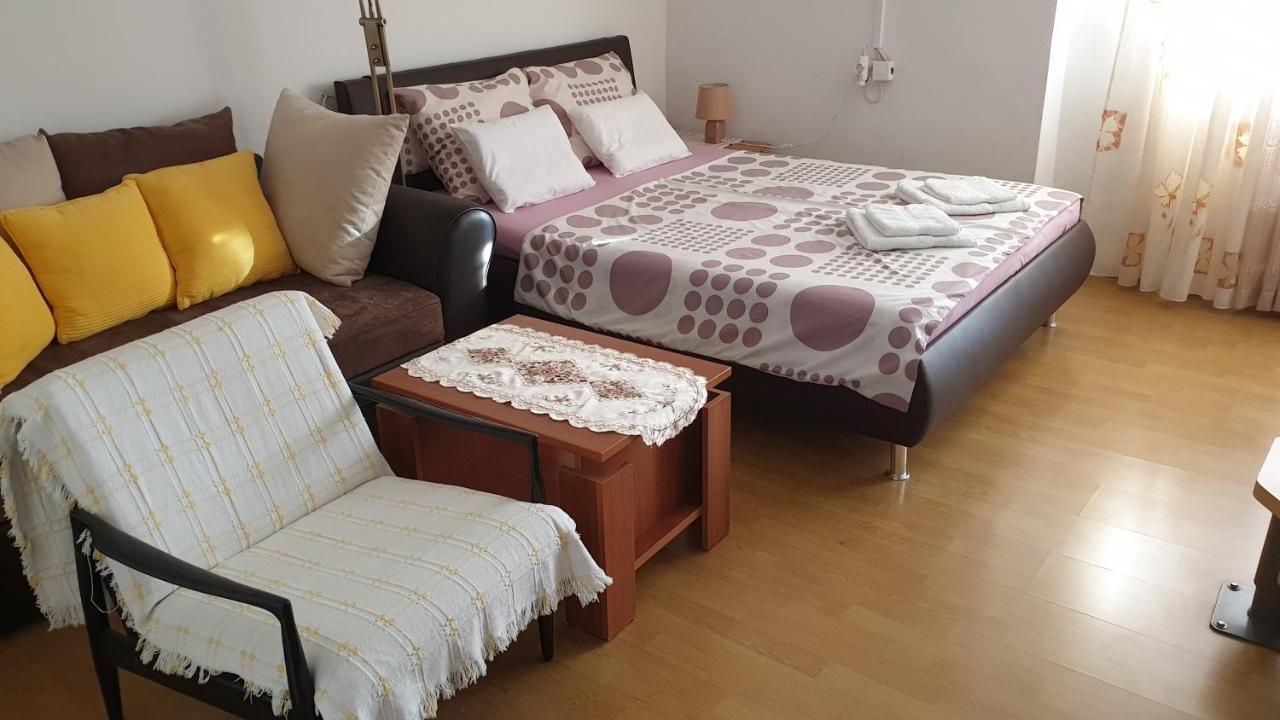 Apartman Dinka Punat Exterior photo