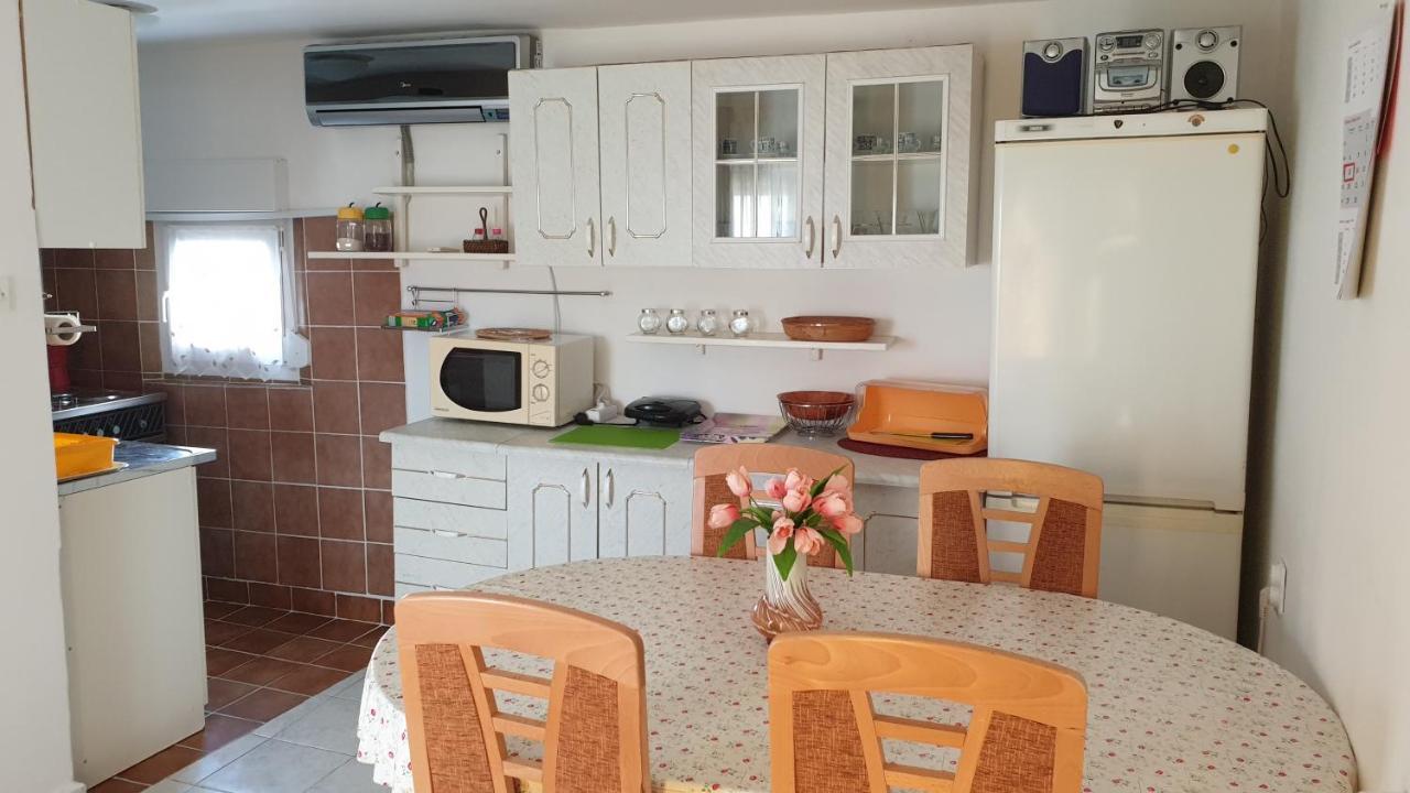 Apartman Dinka Punat Exterior photo